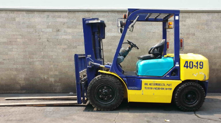 ให้เช่าโฟล์คลิฟท์ 4 ตัน ชลบุรี